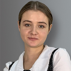 Альона Момот